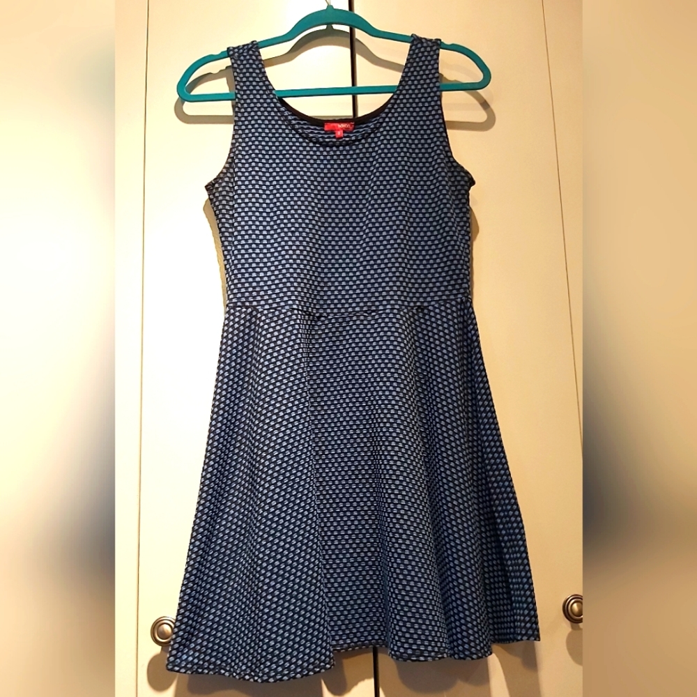 Black & Blue Polka Dot Sleeveless Skater Dress. Pleated Skirt. Size L